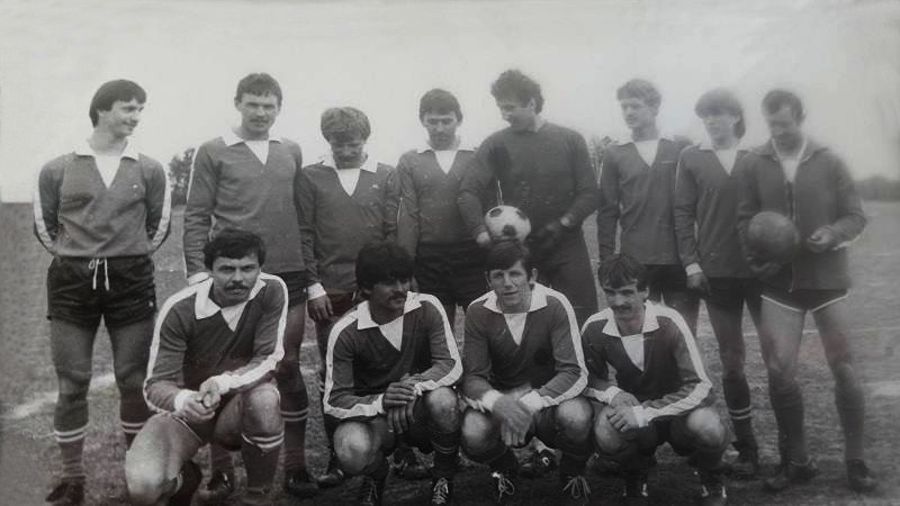 Piłkarze Pogoni Lubaczów na stadionie w Cieszanowie w dniu 22 kwietnia 1984 r.